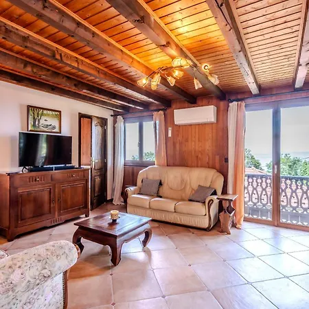 Agreable Chalet, Vue Panoramique Sur La Leman Chalet *